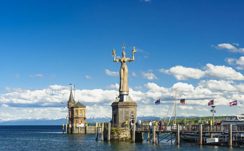 Der Stadthafen Kontanz mit Blick auf die Imperia