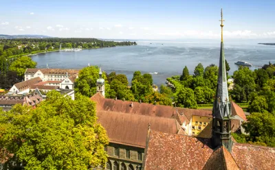 Blick vom Konstanzer Münster auf den See