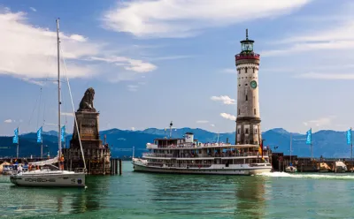 Hafen in Lindau mit Löwen und Leuchtturm