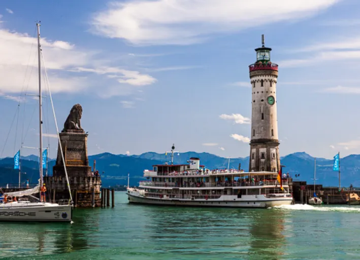 Hafen in Lindau mit Löwen und Leuchtturm