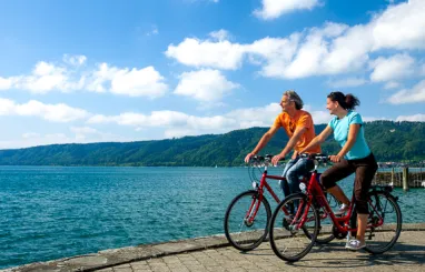 Radler am Überlinger Hafen