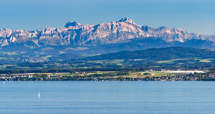 Der Bodensee mit Blick auf den Säntis
